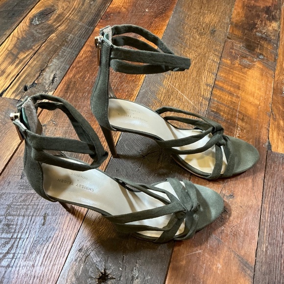 Chrissy Teigen x REVOLVE Marina Olive Green Twist Detail Heels Women’s 9.5 - Picture 3 of 9